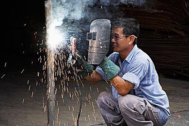 恐怖冒险游戏《午夜地铁》NS下载版3月16日发售